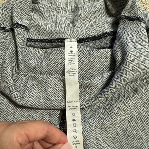 LULULEMON SIZE 6 HERRINGTON PRINT LEGGINGS - Picture 5 of 5